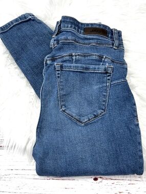 👖|•JAG•| Booty Shaping Skinny Jeans Size 4/27👖